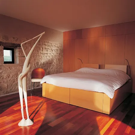 Chateau De Salettes 4*