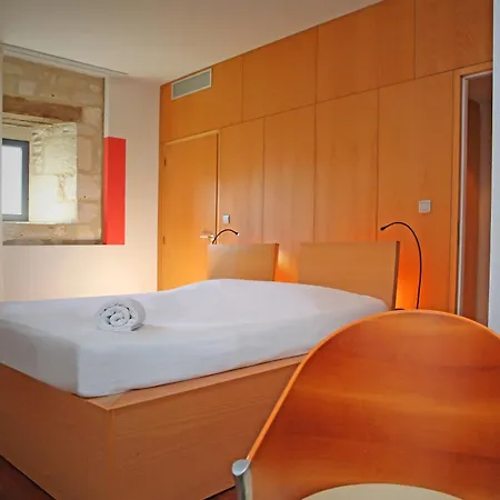 מלון Chateau De Salettes 4*