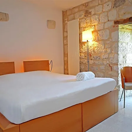 Chateau De Salettes 4*