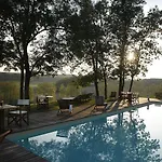 Hotel Chateau De Salettes 4*