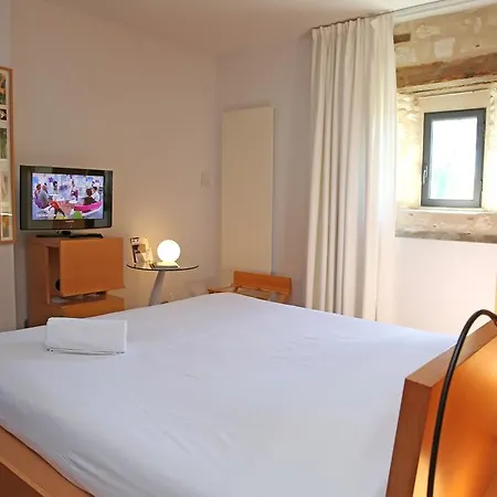 Chateau De Salettes Отель 4*