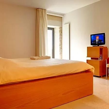 Отель Chateau De Salettes 4*