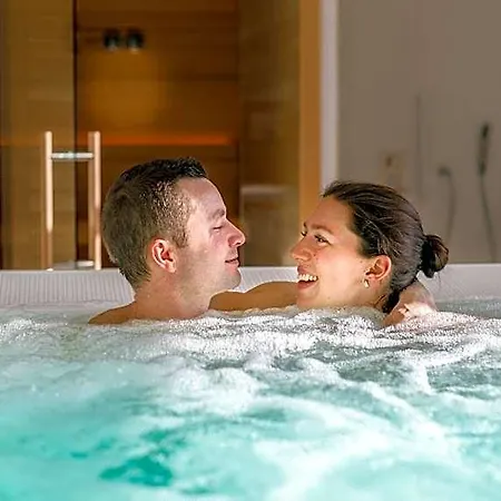 Chateau De Salettes 4* Cahuzac-sur-Vere
